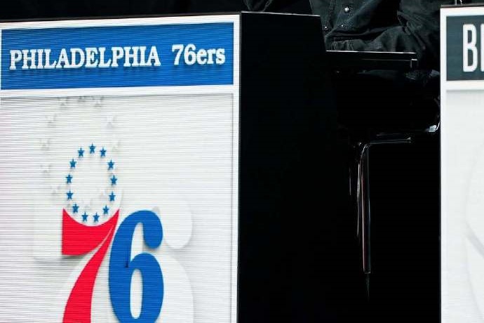 76人队与马刺洽谈交易榜眼签的可能性 76人队与马刺洽谈交易榜眼签的可能性