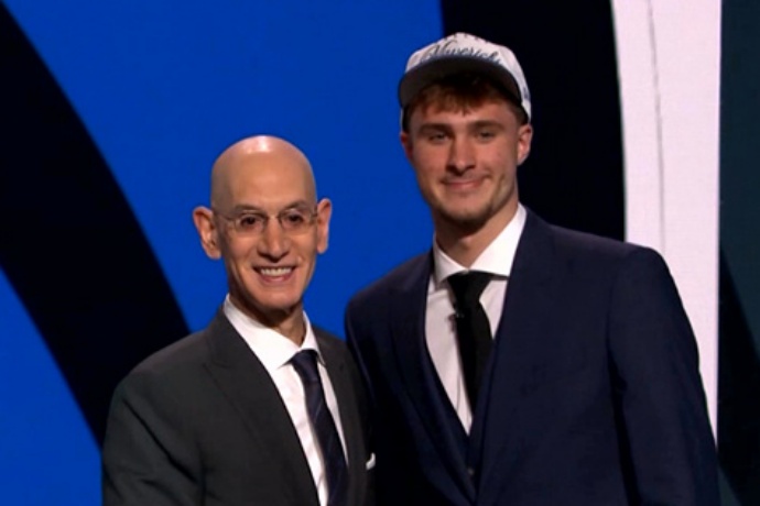 独行侠用状元签选中库珀·弗拉格:未来巨星的崛起 独行侠用状元签选中库珀·弗拉格:未来巨星的崛起